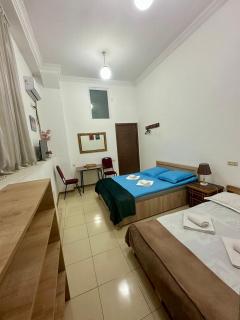 Tbilisi Hotel Family Guests - 3