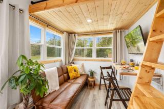 Nook at the Springs - Tiny Home , Full Kitchen - 0