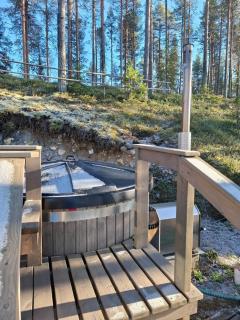 Traditional Lakeside Cabin - - 4
