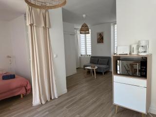 Escapade marseillaise proche de la mer plein sud avec jardin privé - clim & wifi gratuit - Marsiglia - 1