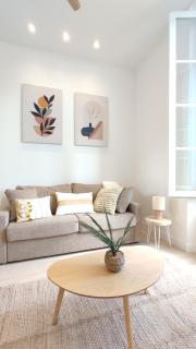 Studio rénové, vue dégagée et arborée, 700m plage - 0