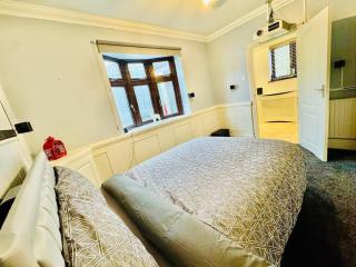 4-Bed Oasis Quiet Culde sac - Erith - 3