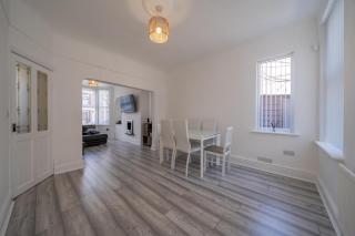 Stylish 3-Bed Home Near LFC & EFC Stadiums - 4