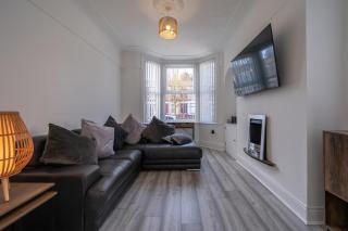 Stylish 3-Bed Home Near LFC & EFC Stadiums - Liverpool - 6