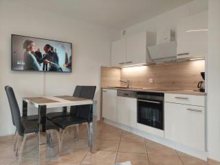 Seeappartement Friesenglück in der ersten Reihe direkt am Duhner Sandstrand - renoviert im März 2025 - Cuxhaven - 4
