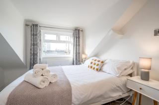 StayByNumbers - City Centre Victorian Townhouse - Belfast - 6