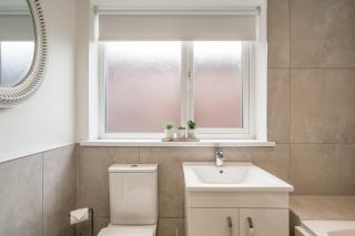 StayByNumbers - City Centre Victorian Townhouse - Belfast - 3