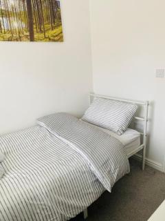 Luxury Spacious 3-bedroom house - Upton - 7