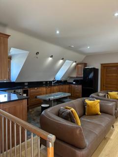 T Gill located near high street - Henfield - 5