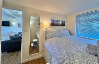 The Bolt Hole, 2 Bed Chalet with Rural Views - 6