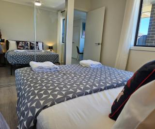 RedFlamesRetreat-Free WIFI & Parking-Walk to public transport-Quiet St & FamilyFriendly - Annangrove - 2