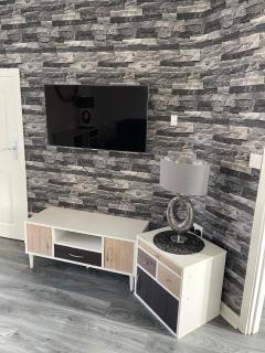 2 Bedroom House - 6