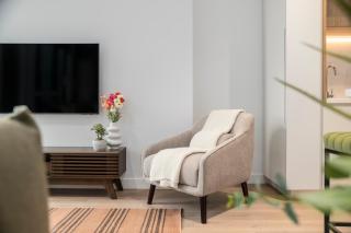 Stylish & Bright Apt In Best Location w Gym, Pool! - 2