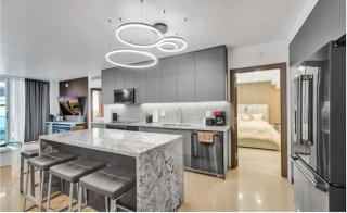 Luxury Oceanfront 2 Bedroom ON THE BEACH 3 FLOOR - 6