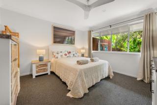 Byron Bay Accom - Kookaburra Beachside Apartment - 176 Alcorn St - Suffolk Park - 6