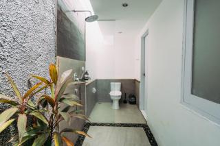 Tan's Astana Villa's by The Lavana - Seminyak - 4