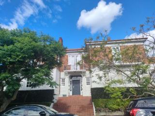 6 beds including 4 double beds and 2 single sofa beds in 1 bedroom and 1 living room apartment - Auckland - 9