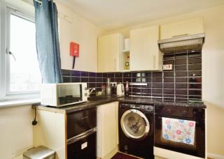 Entire 2 Bed Flat in London, 5 mins from Tube - London - 5
