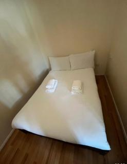 Entire 2 Bed Flat in London, 5 mins from Tube - London - 3