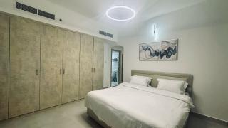 Spacious Modernized 2 BR Apartments by Taskeen Holiday Homes - 3