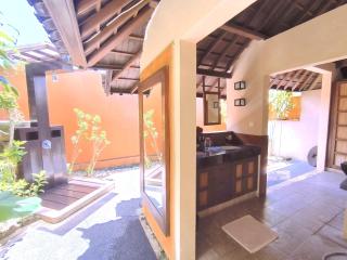 Villa Plawa Asri - Seminyak - 1