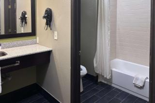 Rodeway Inn - Dilley - 1