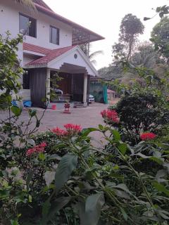 Suvarna TOURIST HOME - Dharmastala - 0