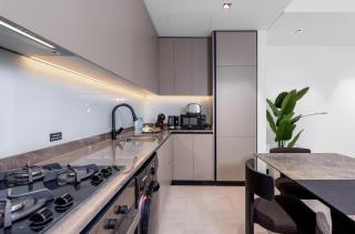 Waves - Tranquil Waterfront Living 2B Retreat With Balcony - 3