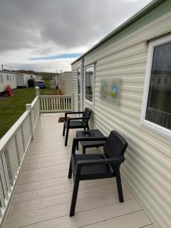 V13 - Golden Anchor, pet friendly, WiFi and close to the beach - Meadow Lakes Caravan & Lodge Hire - Chapel Saint Leonards - 1