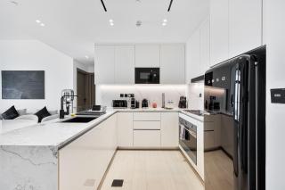Luxury 3BR APT with Pool and Gym - Dubai - 3