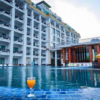 Thavisouk Riverside Hotel - Vang Vieng - 0