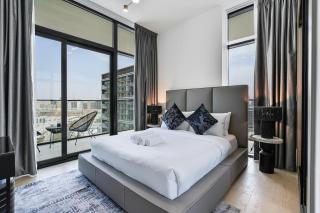 Luxury 3BR APT with Pool and Gym - Dubai - 8