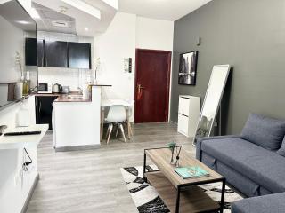 Marina Diamond 2 - Very Close to Metro - Cozy - 8