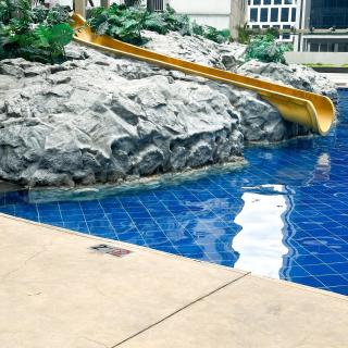 Crizzy's Hub Gabrielle at Shore Residences - Manila - 6