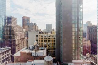 Blueground Midtown S gym AC nr Empire St NYC-1591 - 6