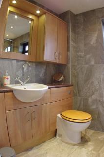 Modern Detached Family Home with Off-Road Parking - Cheltenham - 4