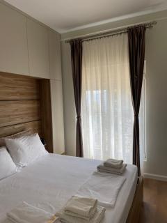 Queen bed with the best view! - Saranda - 8