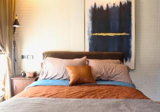 The Brass Burrow, Bel Air Soho Suites - Manila - 9