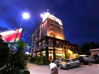 Bonito Chinos Hotel - Nakhon Sawan - 0