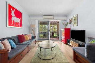 Hip Inner-City Living in Vibrant Erskineville - Sydney - 0