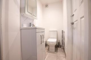 Spacious 1-BR Flat in Watford Warner Bros Studio - Watford - 5