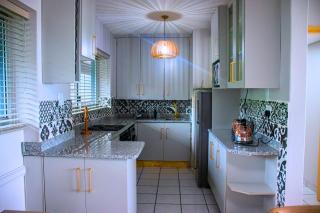 Precious Paradise Beach Condo - Amanzimtoti - 2