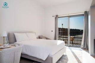 Blue Breeze - Stylish Studio Retreat in MBR City - 5