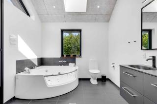 Modern Holiday Home Close To The Beach - Marielyst - 6