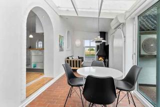 Lovely House By The Water With Cozy Courtyard - Thyholm - 3