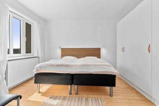 Lovely House By The Water With Cozy Courtyard - Thyholm - 2