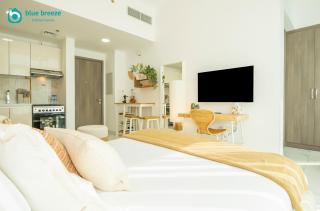 Blue Breeze - Elegant Studio in Serenity Lake 5, JVC - 4