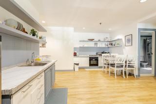 Cozy 2BR Apt in Central Bangkok 5 mins BTS 110 SQM by MattCo - 9