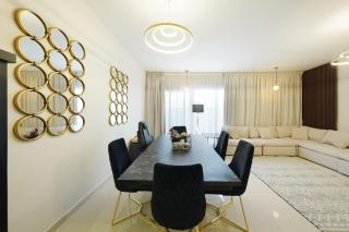 Modern Villa Stay Private & Secure Damac Hills 2 - 4