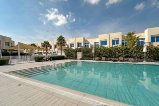Modern Villa Stay Private & Secure Damac Hills 2 - Dubai - 1